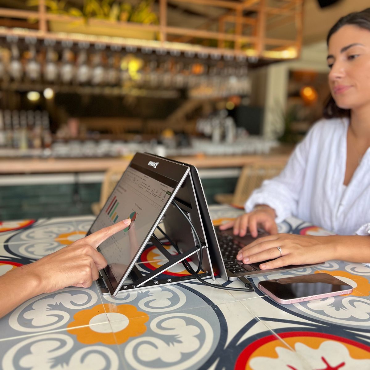 X2 Plus® Tragbarer Einzelbildschirm 15,6" – Platzsparend & Ergonomisch